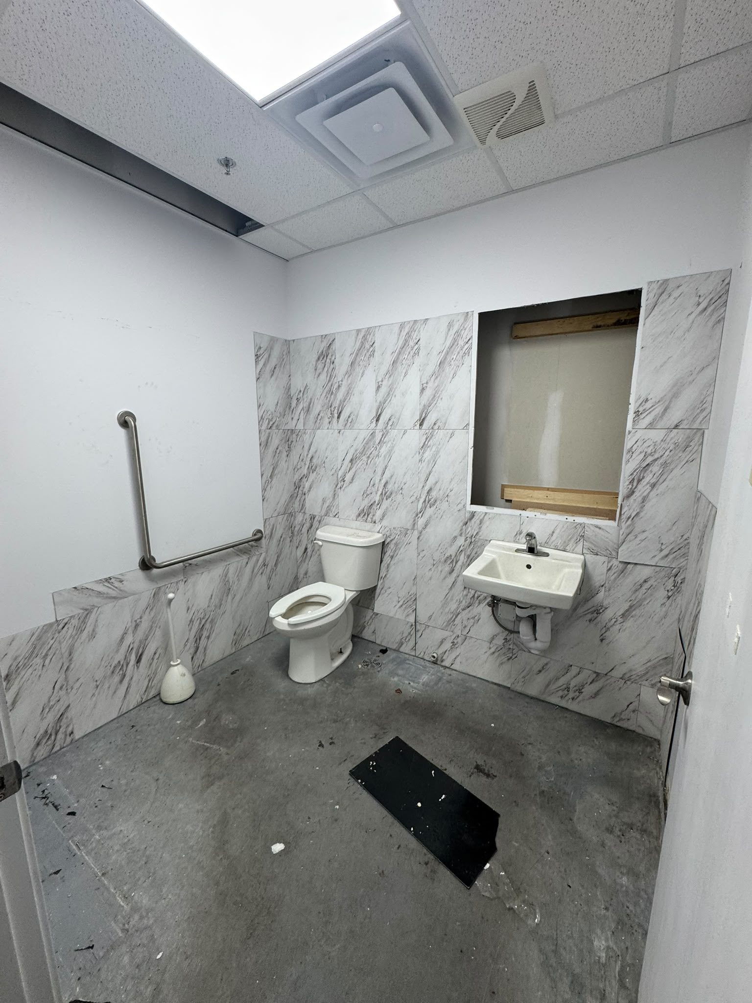 Built-in accessible washroom